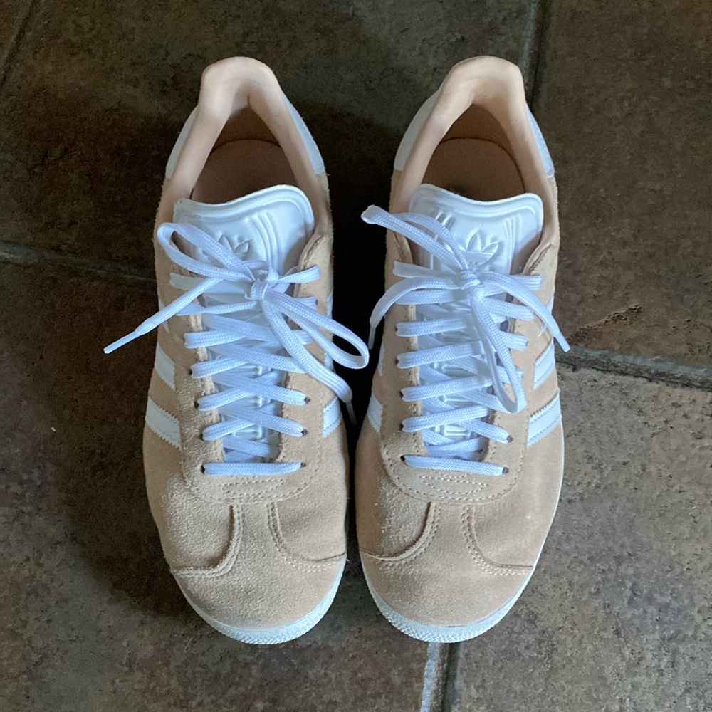 Adidas Women’s Gazelle Sneaker. Size 7.5